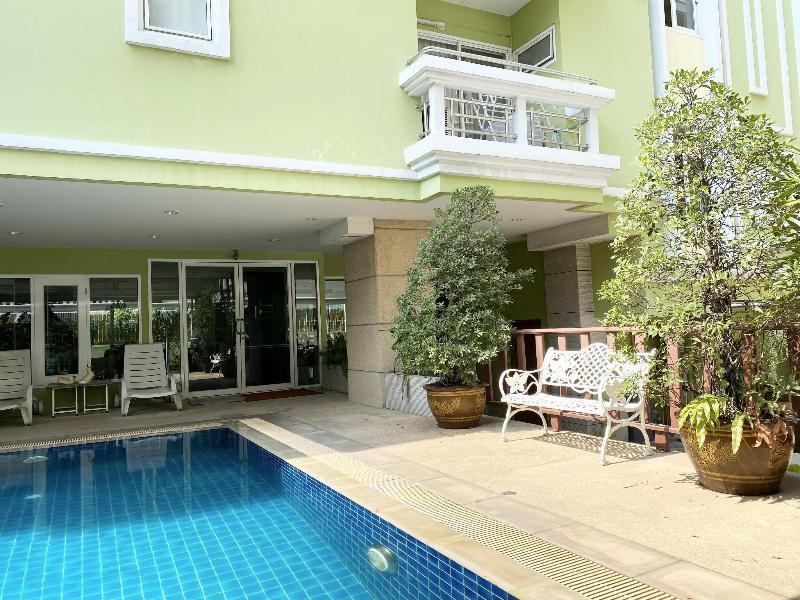 14 Place Sukhumvit Suites Bangkok Ngoại thất bức ảnh